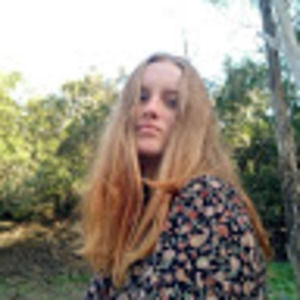 Meet your Posher, Caitlin